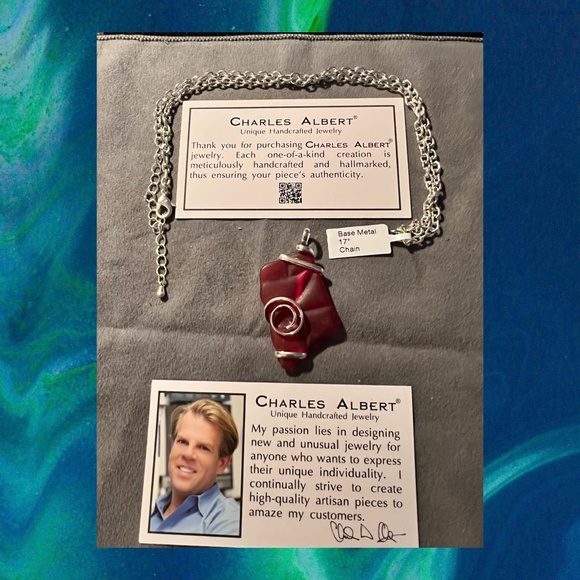 Red Pompano Beach Glass Freeform Pendant With Large Bale - Picture 3 of 3